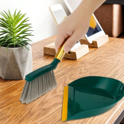 pelle et balayette-cleanfloorbrush-action